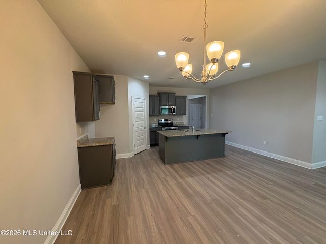 1290 Sage Court, Ocean Springs, MS 39564
