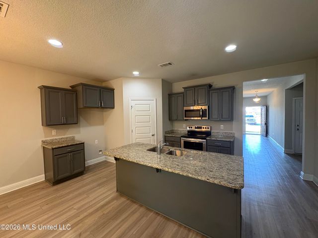 1290 Sage Court, Ocean Springs, MS 39564
