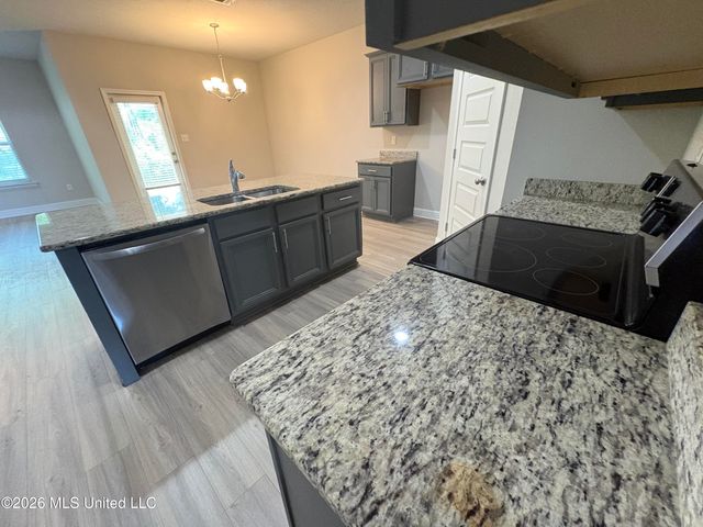1290 Sage Court, Ocean Springs, MS 39564