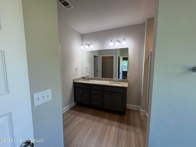 1290 Sage Court, Ocean Springs, MS 39564