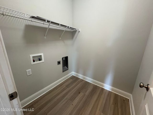 1290 Sage Court, Ocean Springs, MS 39564