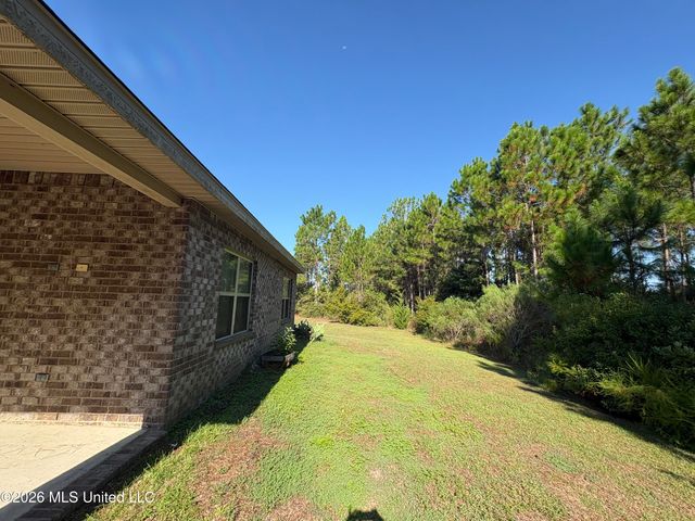 1290 Sage Court, Ocean Springs, MS 39564