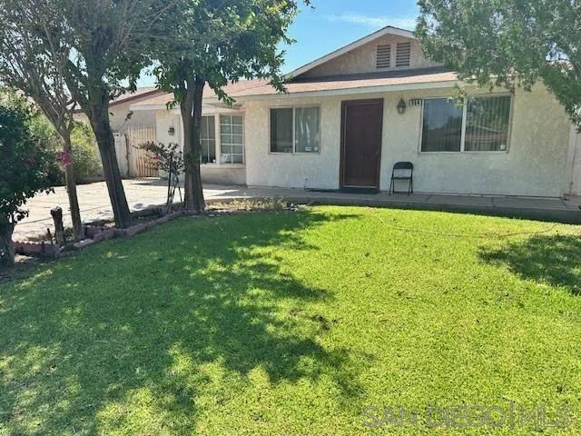 904 Salvador Guilin St West, Calexico, CA 92231