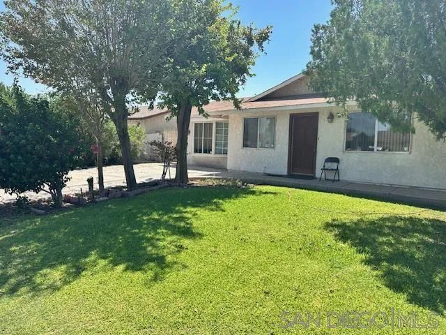 904 Salvador Guilin St West, Calexico, CA 92231