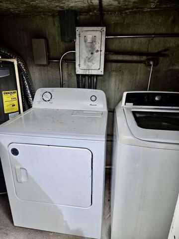 517 SW 9th Street 1, Hallandale Beach, FL 33009