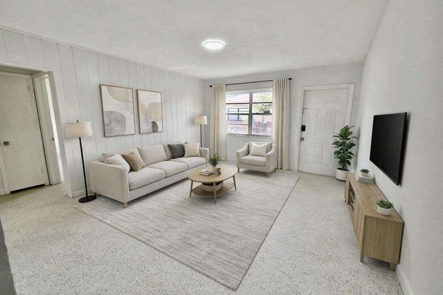 517 SW 9th Street 1, Hallandale Beach, FL 33009