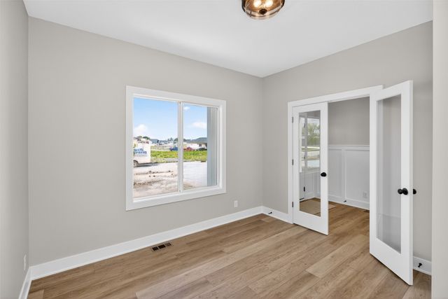 17550 Brookview Drive, Urbandale, IA 50322