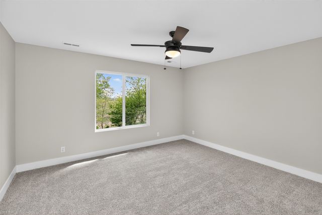 17550 Brookview Drive, Urbandale, IA 50322