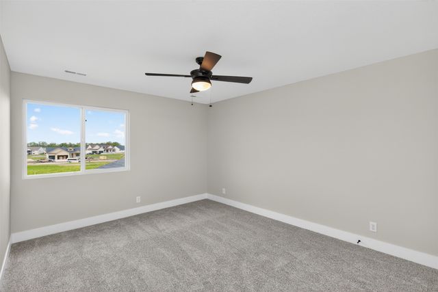 17550 Brookview Drive, Urbandale, IA 50322