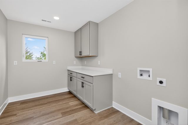 17550 Brookview Drive, Urbandale, IA 50322