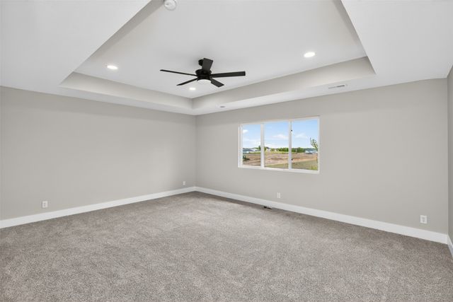 17550 Brookview Drive, Urbandale, IA 50322