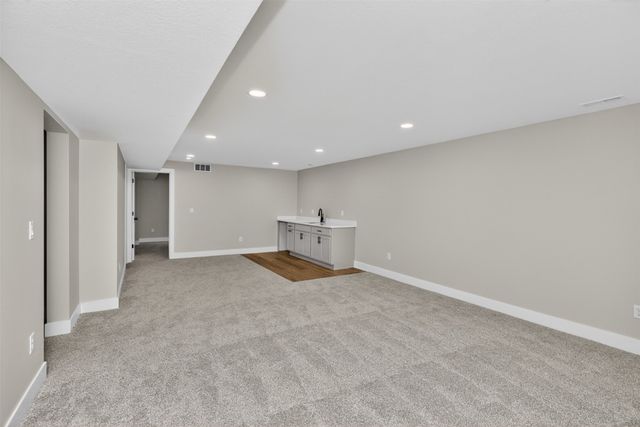 17550 Brookview Drive, Urbandale, IA 50322