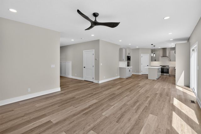17550 Brookview Drive, Urbandale, IA 50322