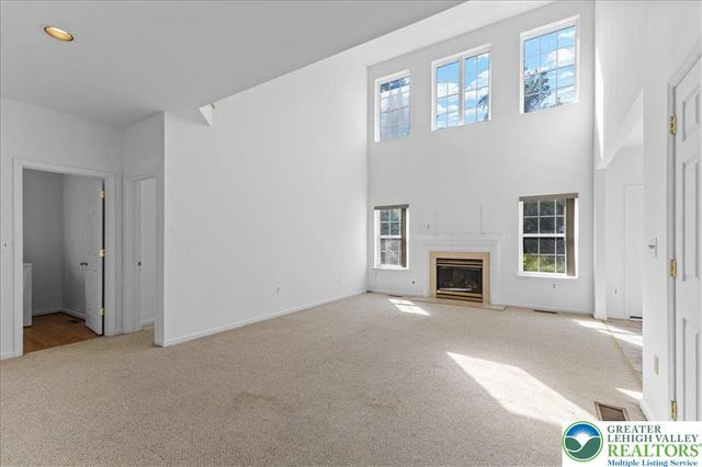 6832 Scenic View Drive, Lower Macungie Twp, PA 18062