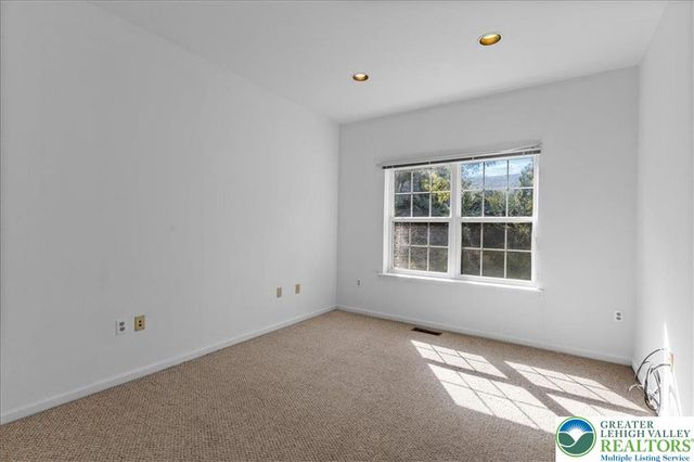 6832 Scenic View Drive, Lower Macungie Twp, PA 18062