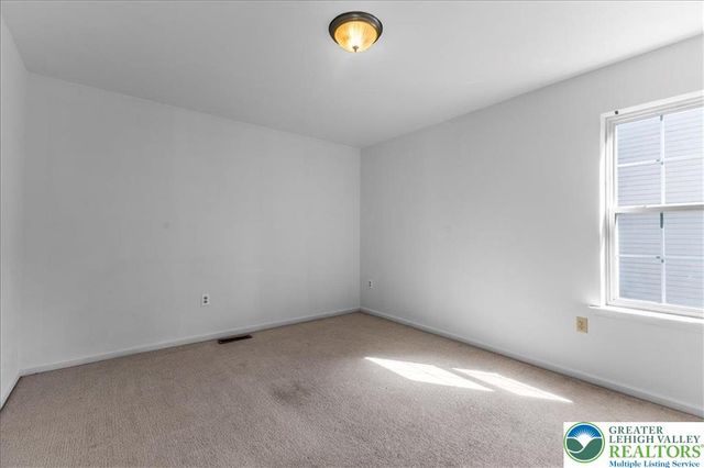 6832 Scenic View Drive, Lower Macungie Twp, PA 18062