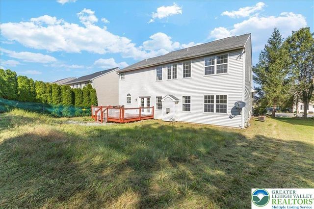 6832 Scenic View Drive, Lower Macungie Twp, PA 18062
