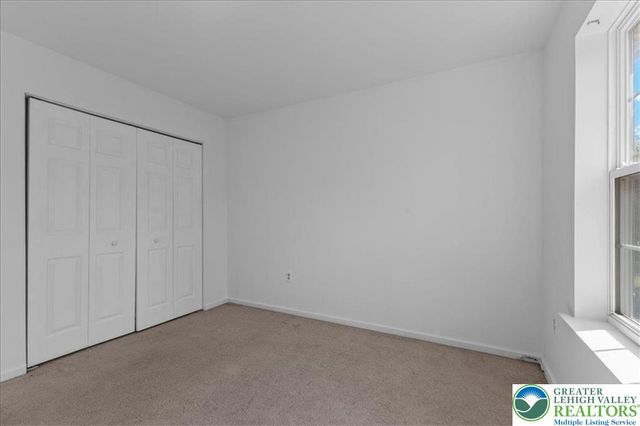 6832 Scenic View Drive, Lower Macungie Twp, PA 18062