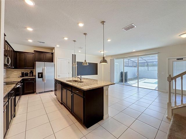 920 PARADISE DR, Davenport, FL 33837