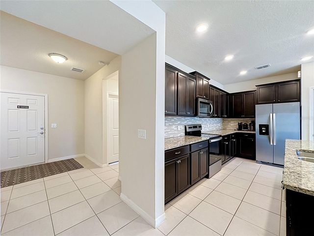 920 PARADISE DR, Davenport, FL 33837
