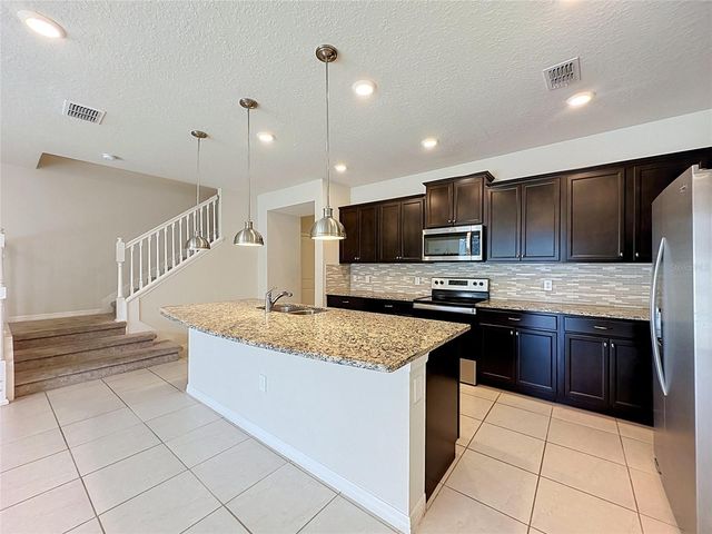 920 PARADISE DR, Davenport, FL 33837