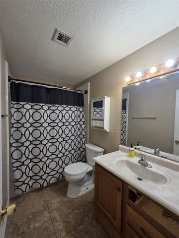 101 Gladiola Street, Lake Jackson, TX 77566