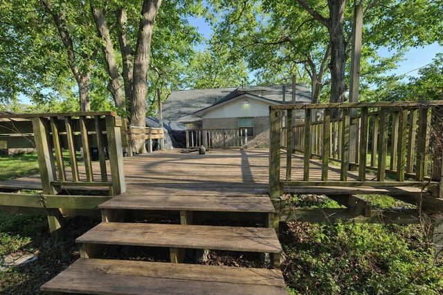 101 Gladiola Street, Lake Jackson, TX 77566