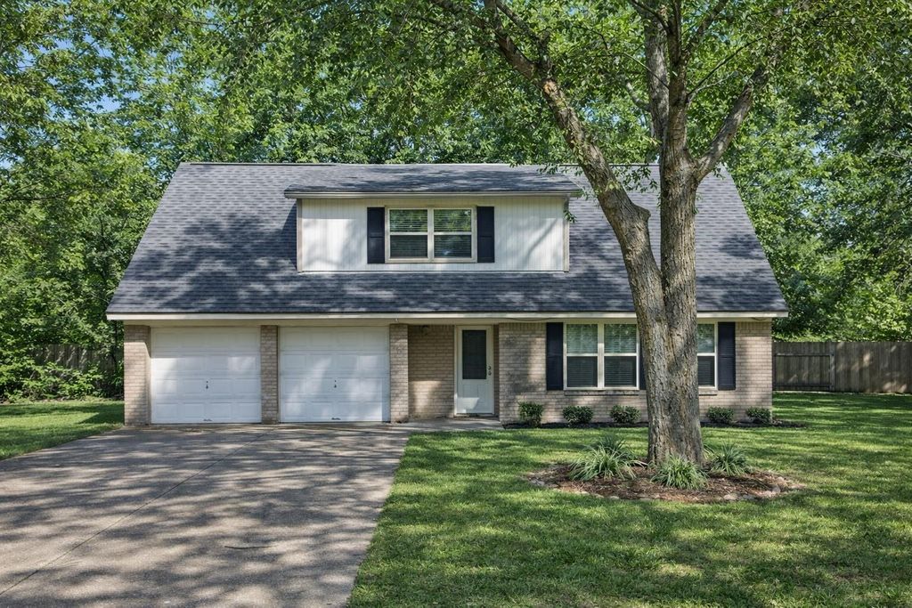 101 Gladiola Street, Lake Jackson, TX 77566