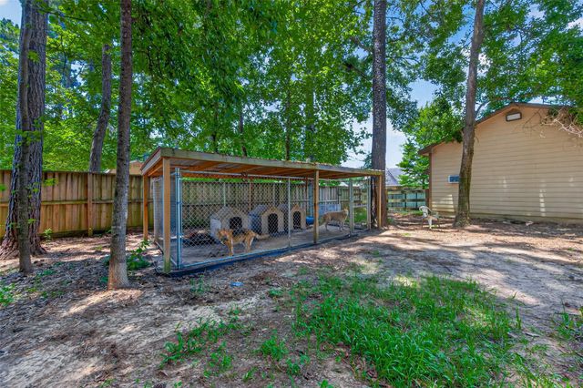 28510 Redwood Cliff Lane, Huffman, TX 77336