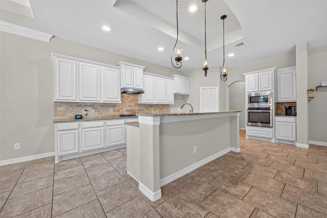 28510 Redwood Cliff Lane, Houston, TX 77336