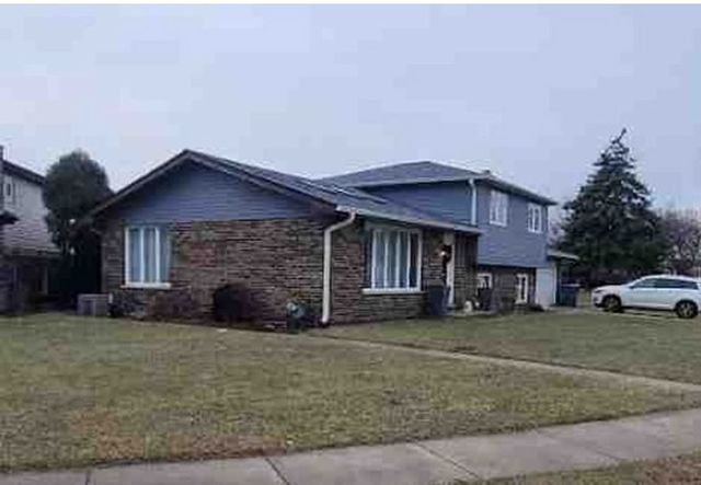 12818 S Blossom Drive, Alsip, IL 60803
