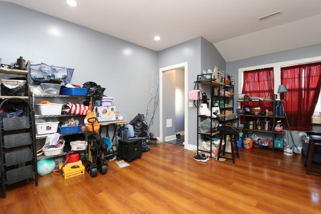 4247 W Haddon Avenue, Chicago, IL 60651