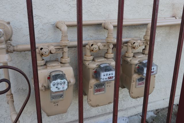 4247 W Haddon Avenue, Chicago, IL 60651