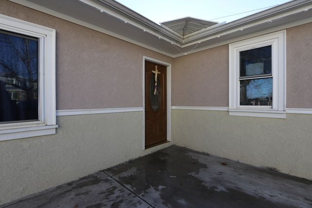 4247 W Haddon Avenue, Chicago, IL 60651