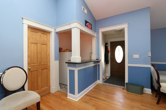 4247 W Haddon Avenue, Chicago, IL 60651