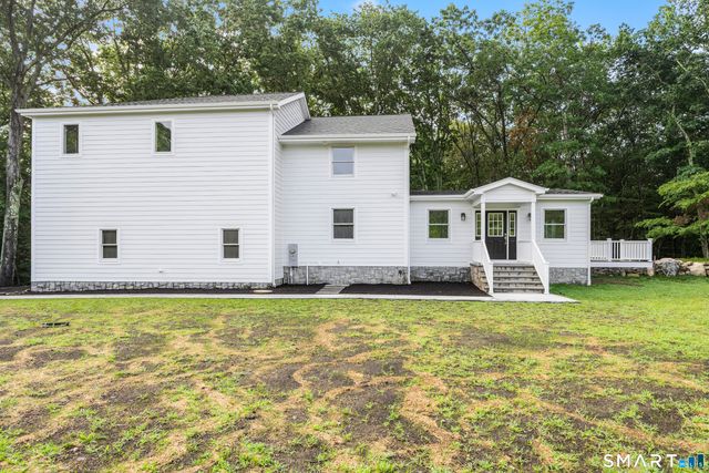 3 Boulder Creek Road, Newtown, CT 06470