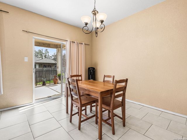 6118 Mackenzie, San Antonio, TX 78247