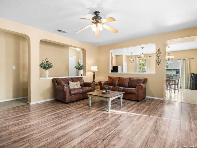 6118 Mackenzie, San Antonio, TX 78247