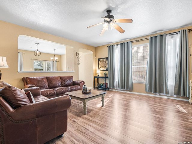 6118 Mackenzie, San Antonio, TX 78247