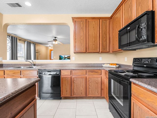 6118 Mackenzie, San Antonio, TX 78247