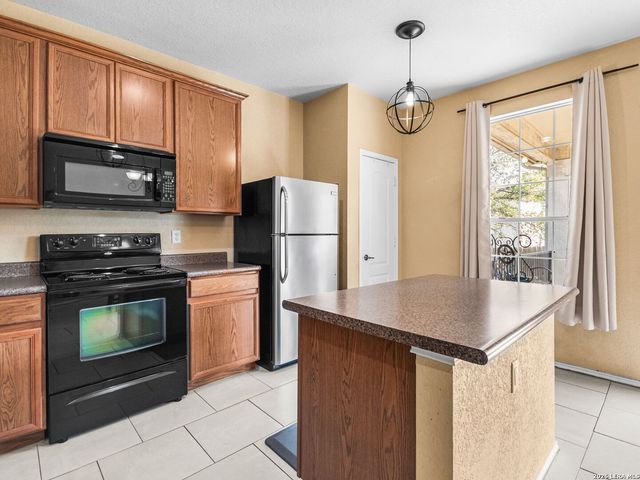 6118 Mackenzie, San Antonio, TX 78247