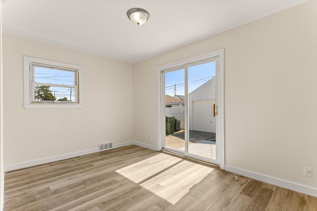 12937 Walnut Street, Southgate, MI 48195