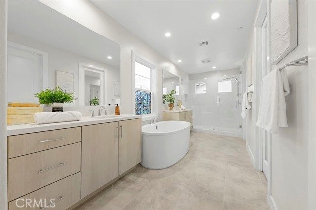 200 SIERRA MADRE, Lake Forest (el Toro), CA 92630