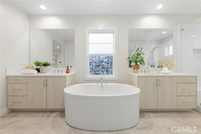 200 SIERRA MADRE, Lake Forest (el Toro), CA 92630