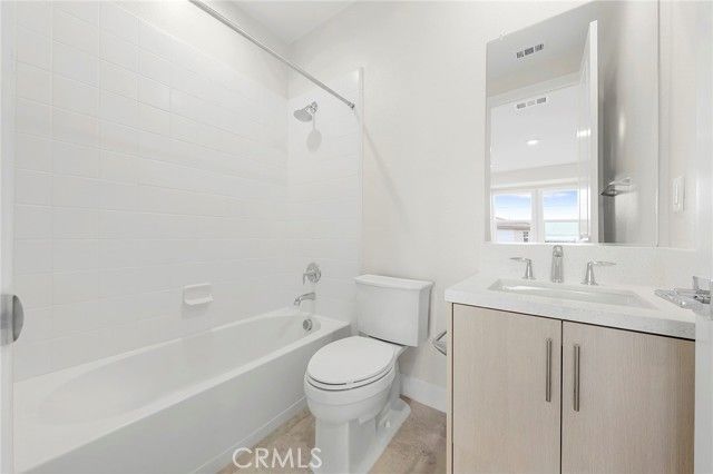 200 SIERRA MADRE, Lake Forest (el Toro), CA 92630