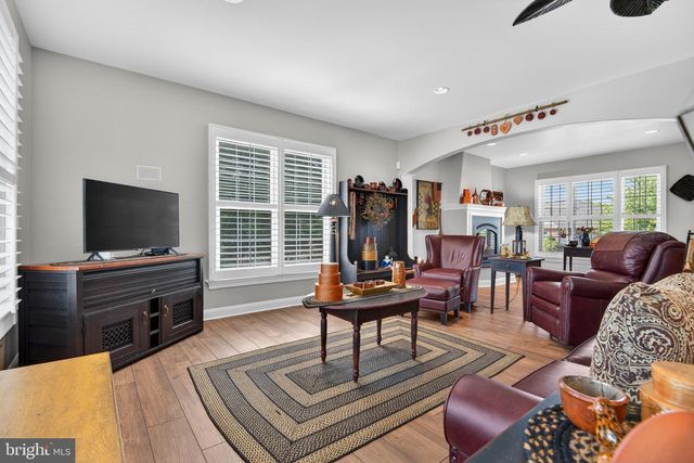 2510 DONLENIK DR, York, PA 17402