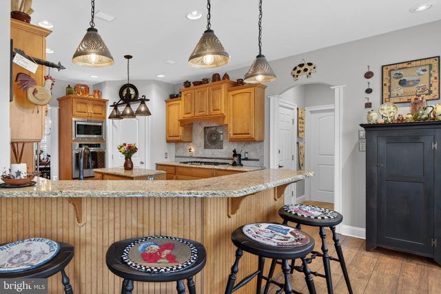 2510 DONLENIK DR, York, PA 17402