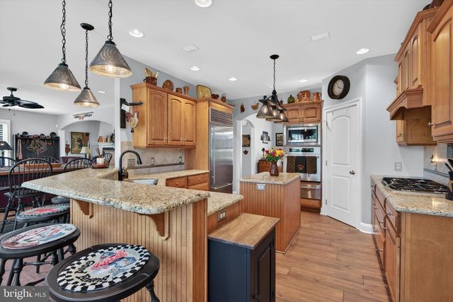 2510 DONLENIK DR, York, PA 17402