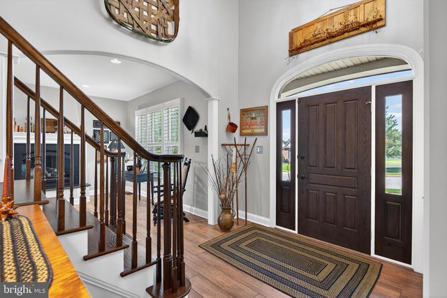 2510 DONLENIK DR, York, PA 17402