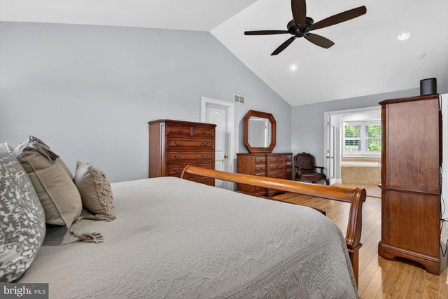 2510 DONLENIK DR, York, PA 17402